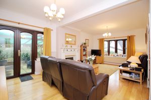 Lounge- click for photo gallery